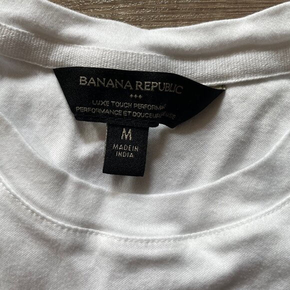 BUNDLE & SAVE! Men's BANANA REPUBLIC white crew-neck tee. Size M - Picture 2 of 2